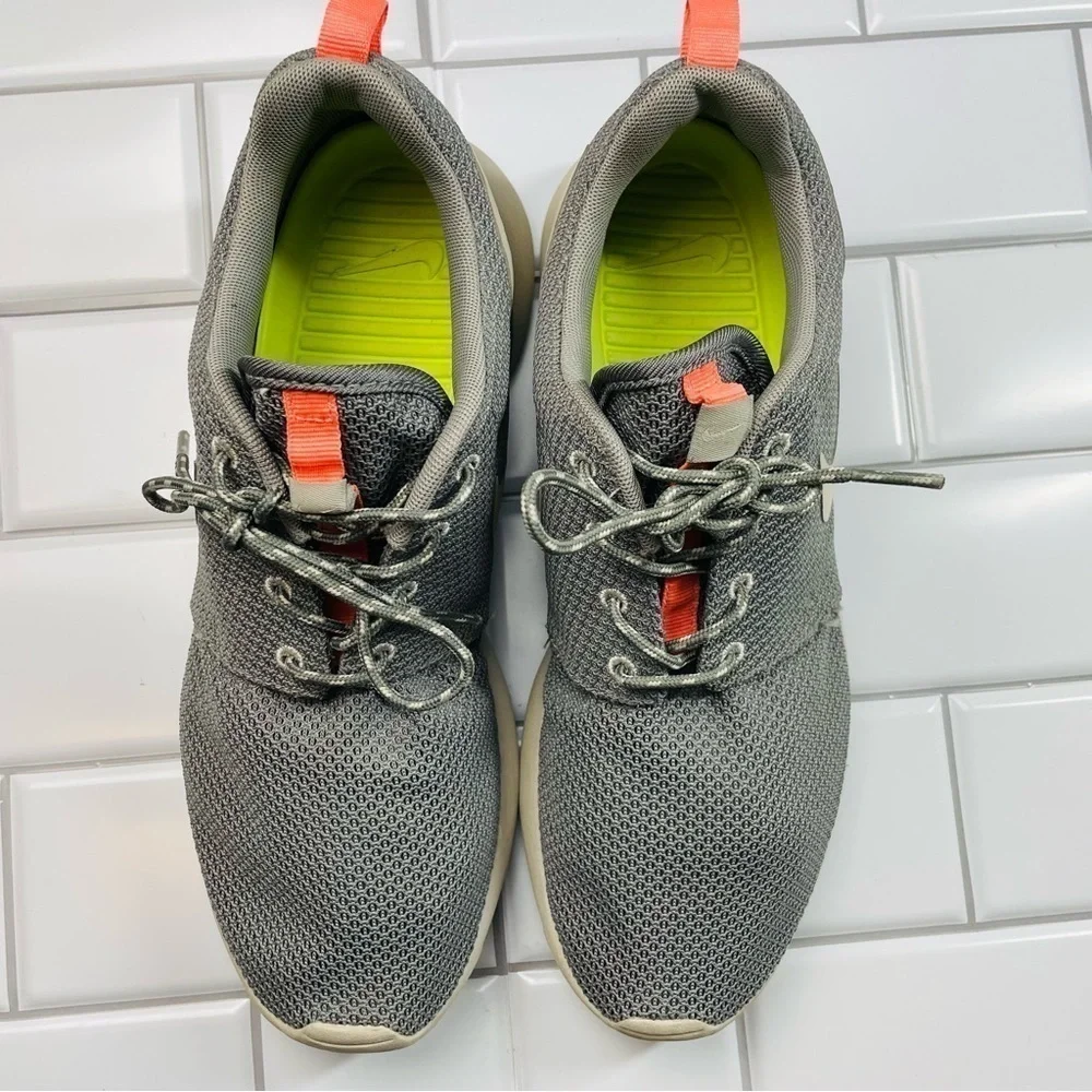 NIKE‎ WOMENS ROSHE RUN SNEAKER 511882-005 GRAY PINK SIZE 9